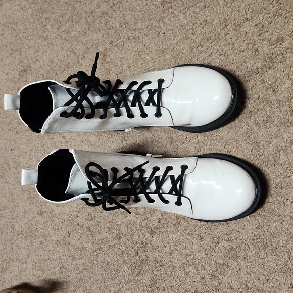 Boots - Picture 2 of 3